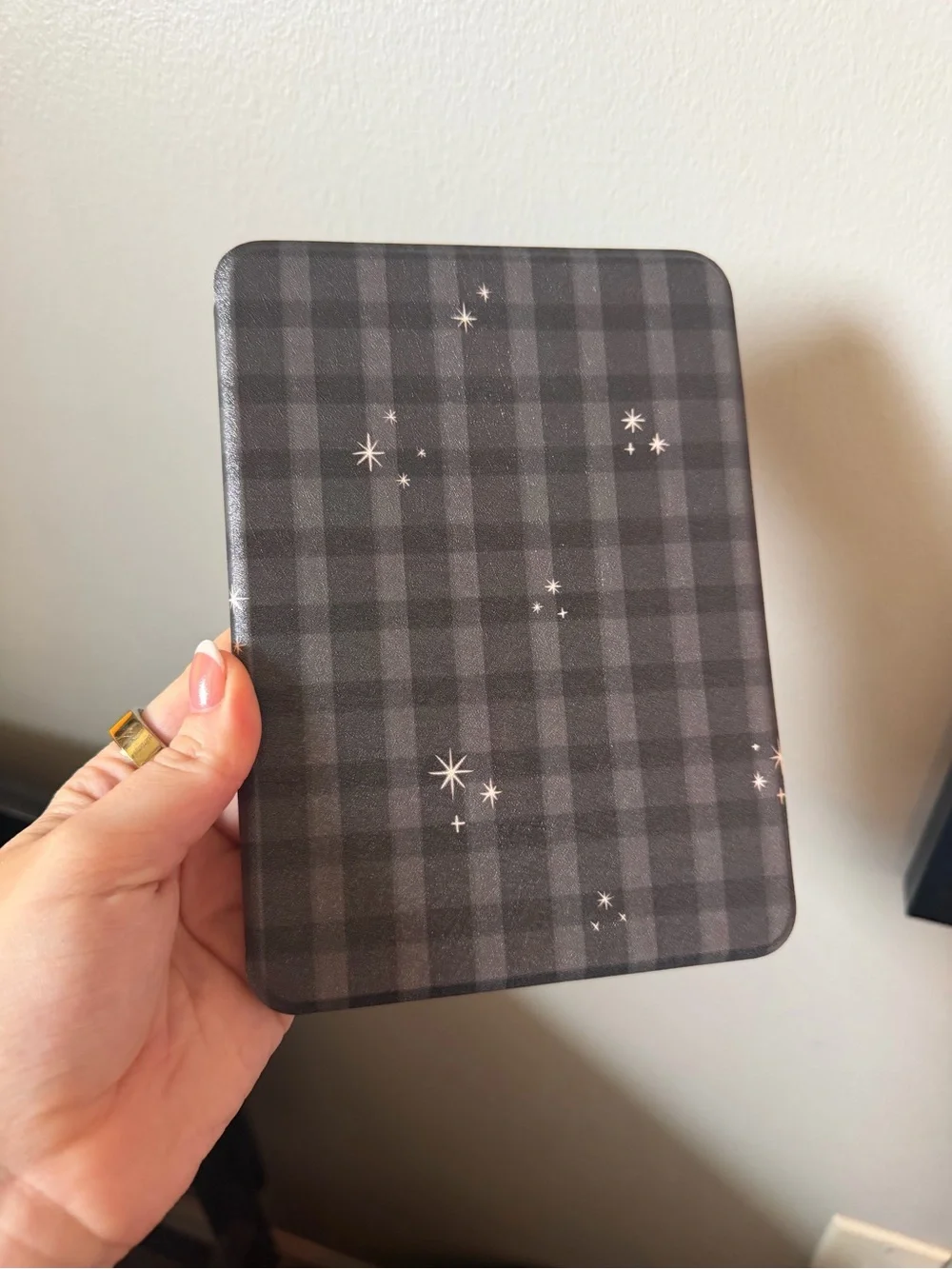 Page the Shop Kindle Case